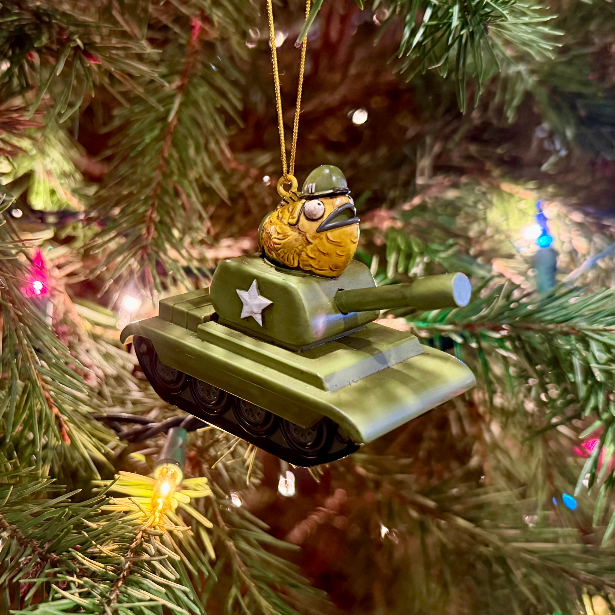 Funny Fish Tank Ornament Goldfish Driving an Army Tank| Tree Buddees
