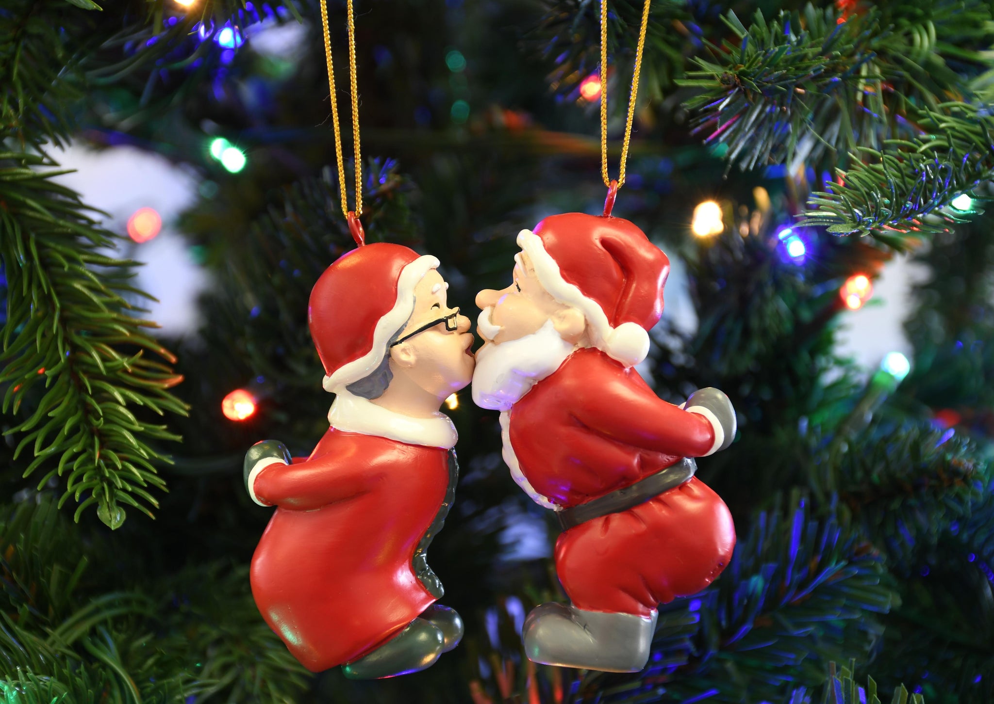 Kissing Claus' Cute Magnetic Set of 2 Kiss Christmas Ornaments